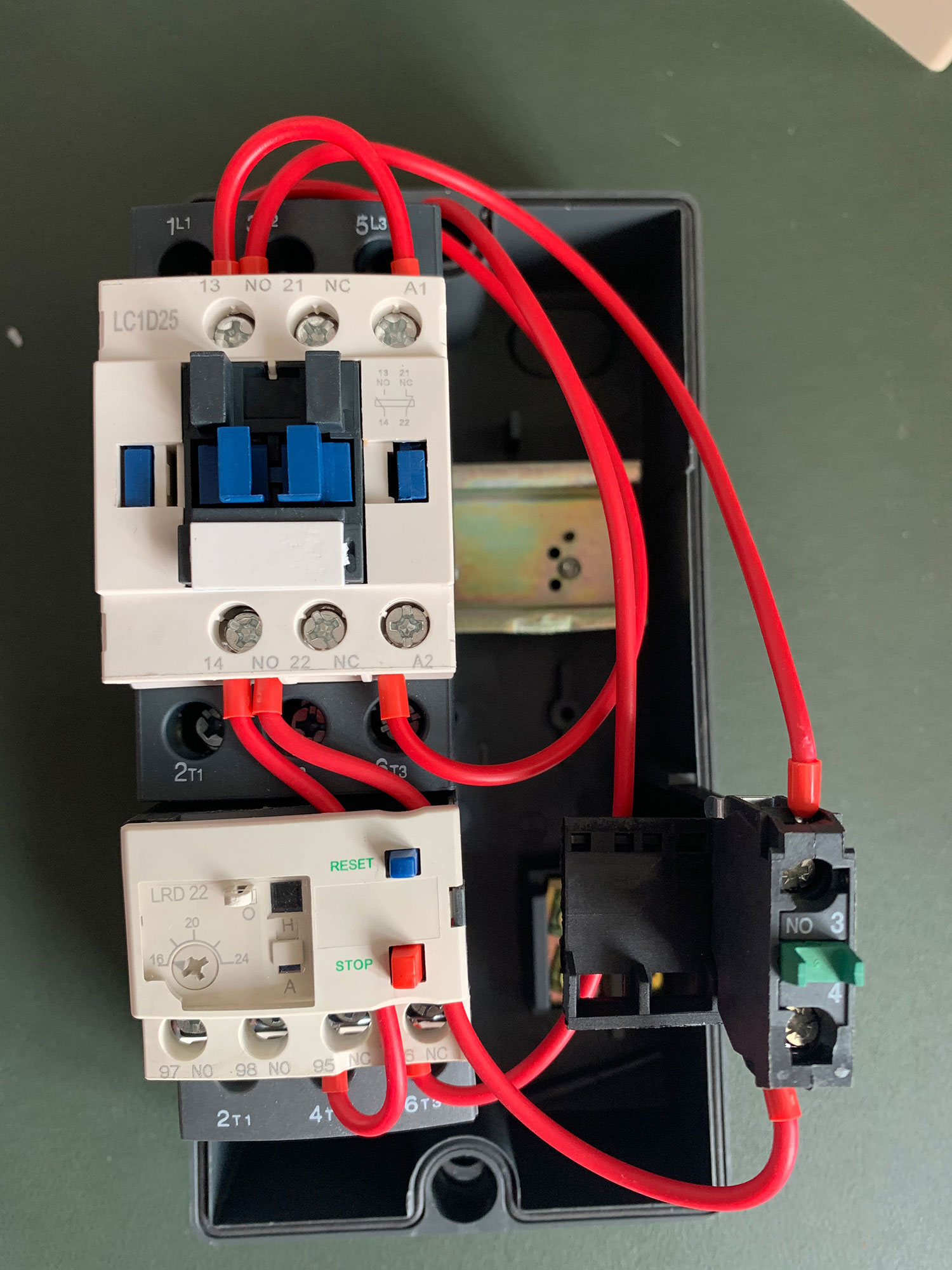 Hf314d81e64554f0f8f63cc87b7e2e543B-1